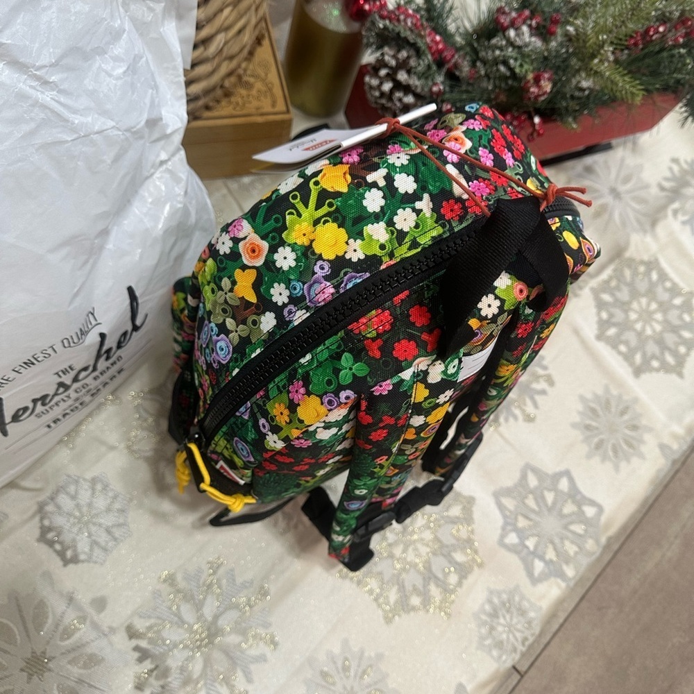 New Herschel Heritage x LEGO Children’s Floral Lego Backpack Limited Edition 15L - Picture 13 of 16